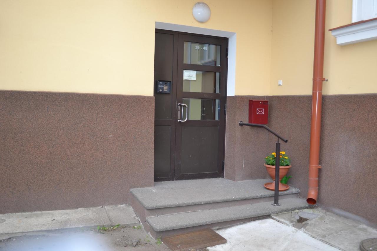 Vee 4 City Center Apartment Пярну Экстерьер фото